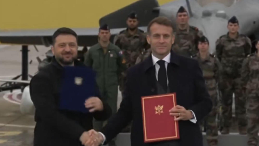 यूक्रेन ने फ्रांस के साथ 100 रफ़ाल जेट और वायु-रक्षा प्रणालियों के लिए समझौते पर हस्ताक्षर किए