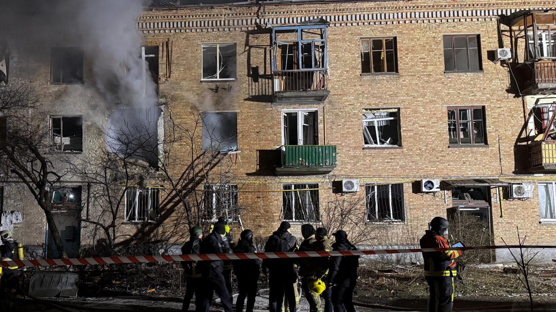 रूसी ड्रोन और मिसाइल हमलों से कीव दहला, कई इलाकों में आग और तबाही