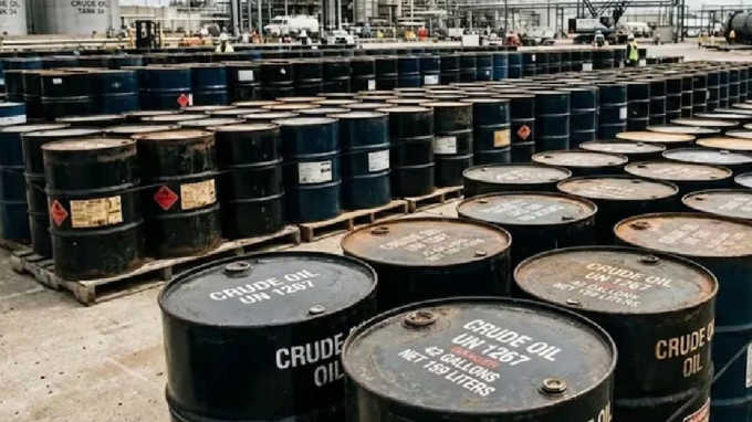 स्ट्रेट ऑफ होर्मुज़ के पास जहाज़ों पर हमलों के बाद कच्चे तेल की कीमतें 100 डॉलर के करीब पहुंचीं