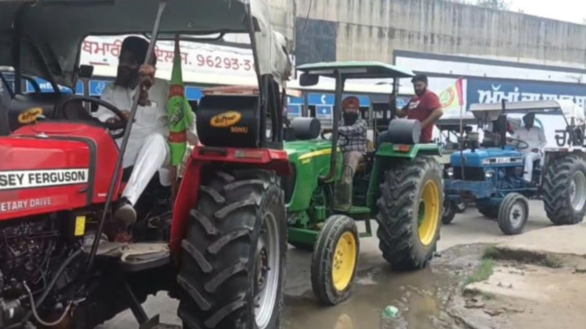 बढ़ती कीमतों पर AAP का केंद्र पर निशाना, चुनाव के बाद LPG बढ़ोतरी की आशंका जताई