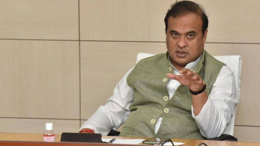 असम के मुख्यमंत्री हिमंत बिस्वा सरमा का कांग्रेस पर पलटवार, पत्नी पर लगे आरोपों को बताया फर्जी