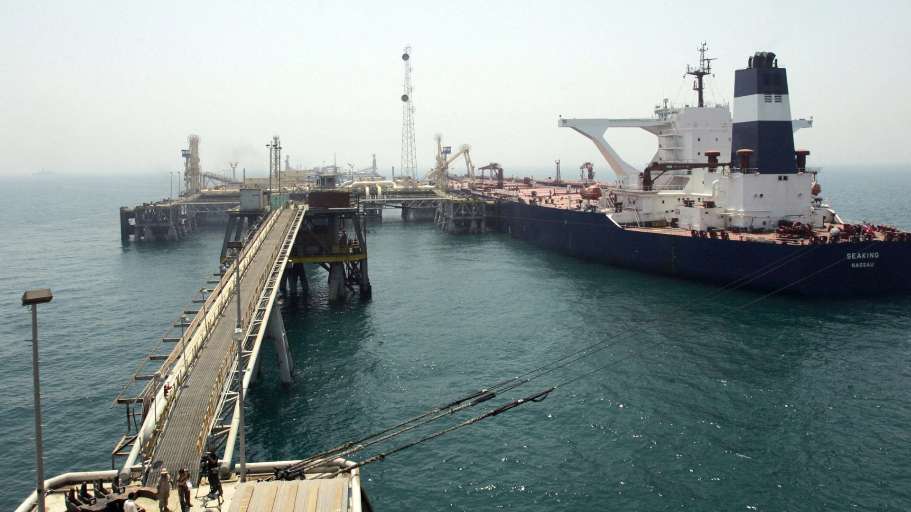 अमेरिका की नाकेबंदी का निशाना खार्ग द्वीप, ईरान का अहम तेल केंद्र