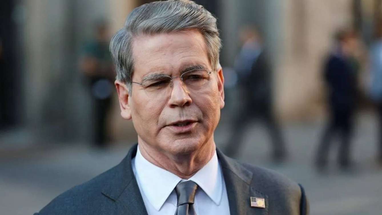 अमेरिका ने रूसी और ईरानी तेल पर प्रतिबंध छूट समाप्त की