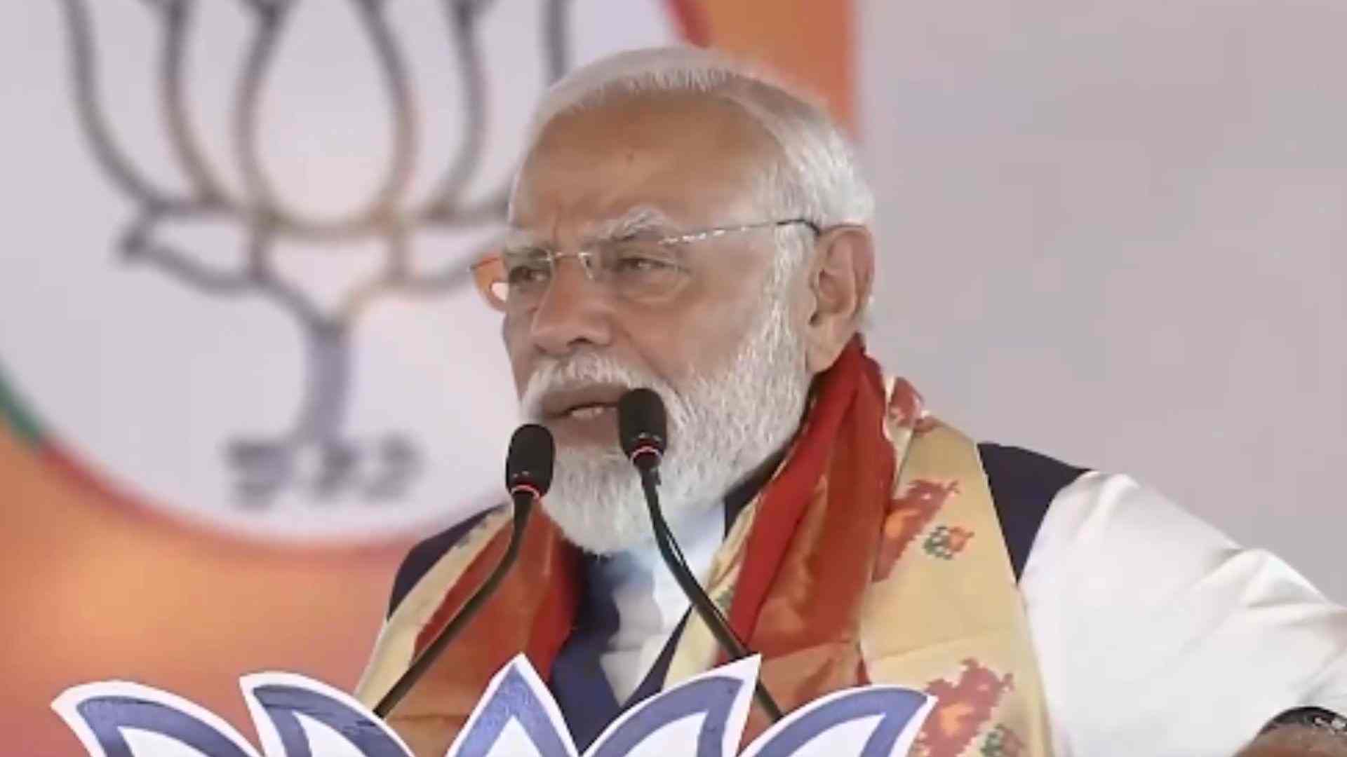 प्रधानमंत्री नरेंद्र मोदी ने नागरिकों से ईंधन बचाने, सोना खरीदने से बचने की अपील की