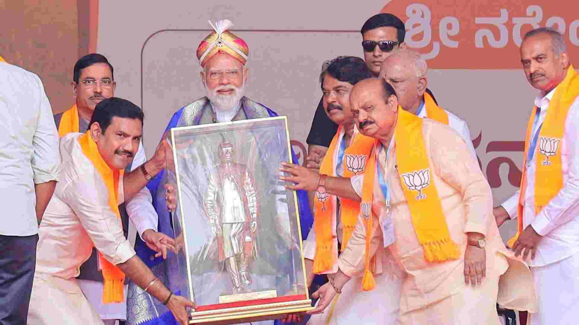 बेंगलुरु में प्रधानमंत्री मोदी के मार्ग के पास पुलिस को जिलेटिन की छड़ें मिली