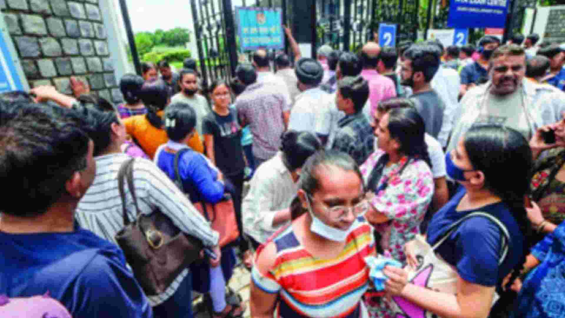 कड़ी सुरक्षा के बीच IAF ने हवाई मार्ग से पहुंचाए NEET-UG के प्रश्नपत्र