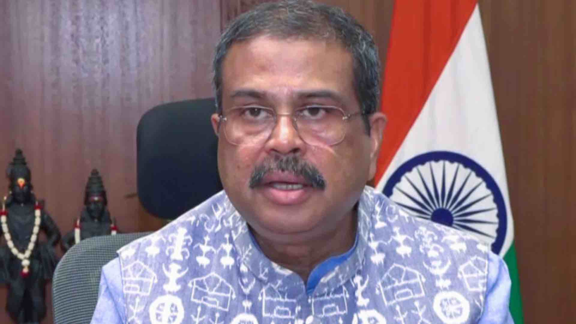 NEET विवाद के बीच धर्मेंद्र प्रधान ने शिक्षा मंत्री पद से इस्तीफा दिया