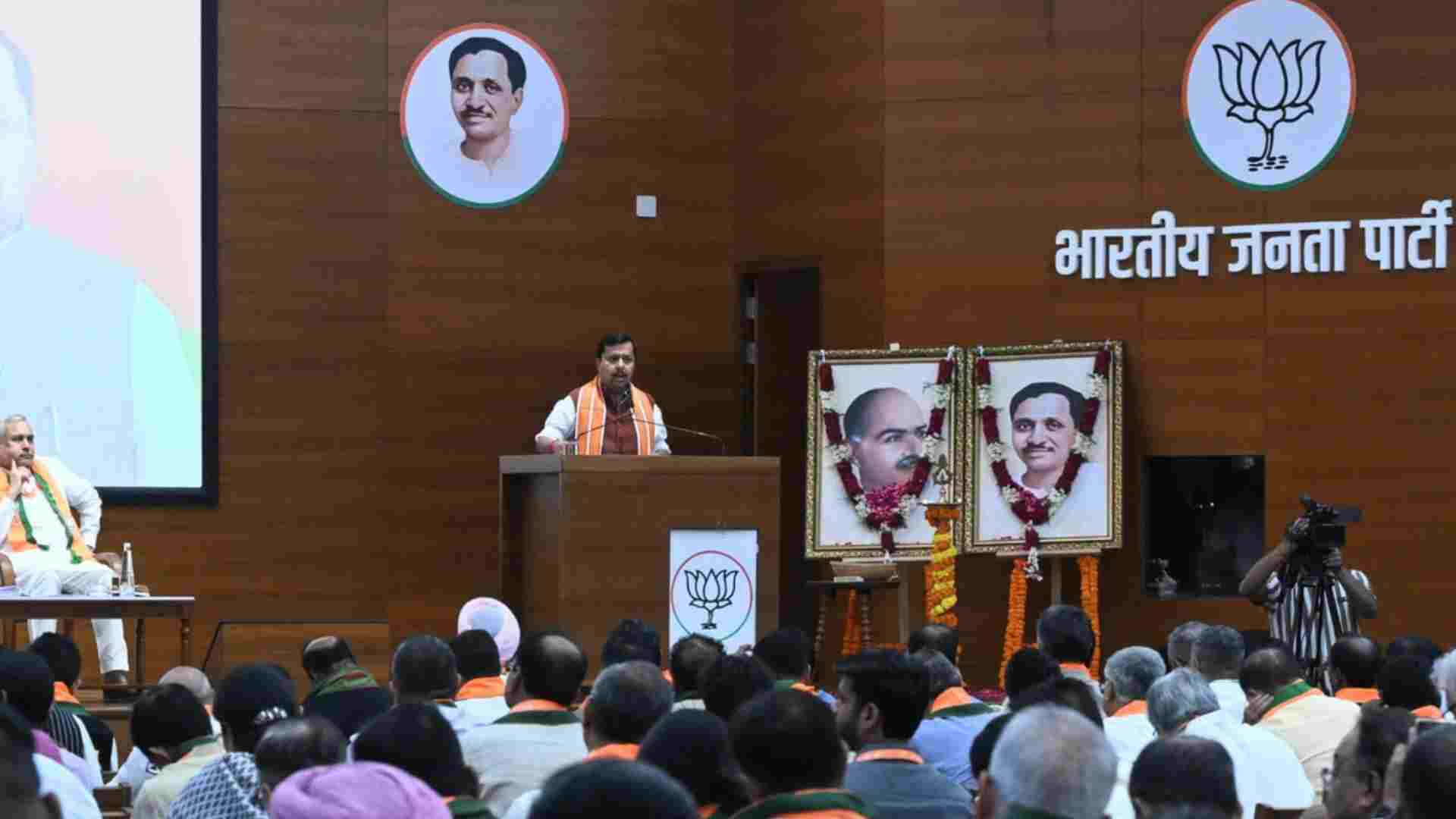 कांग्रेस के वंदे मातरम् संबंधी फैसले के खिलाफ भाजपा ने 10 सूत्रीय प्रस्ताव पारित किया